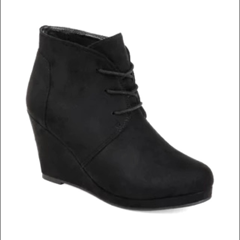 Journee Collection Black platform wedged Booties. Size 9.